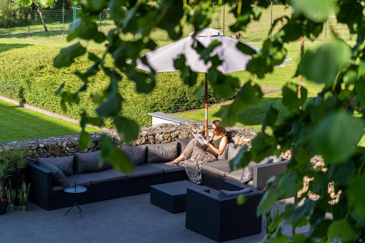 B&B Bed And Beyond Opglabbeek Eksteriør billede